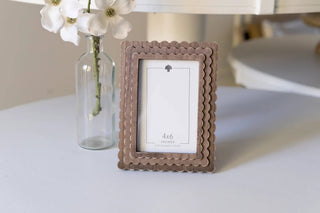 Espresso wood scallop photo frame for 4x6 pictures
