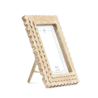 Wood scallop photo frame, natural finish for 4x6 pics; easel back display