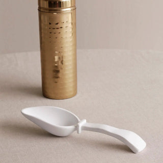 Ice scoop, white with curved handle, VIDA Havana style.