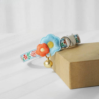 Mokka - Adjustable Cat Collar with Flowers Design Cheerhunting Blue