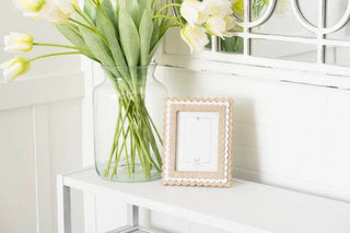 Wood scallop photo frame for 5x7 photos, natural wood with a scalloped edge