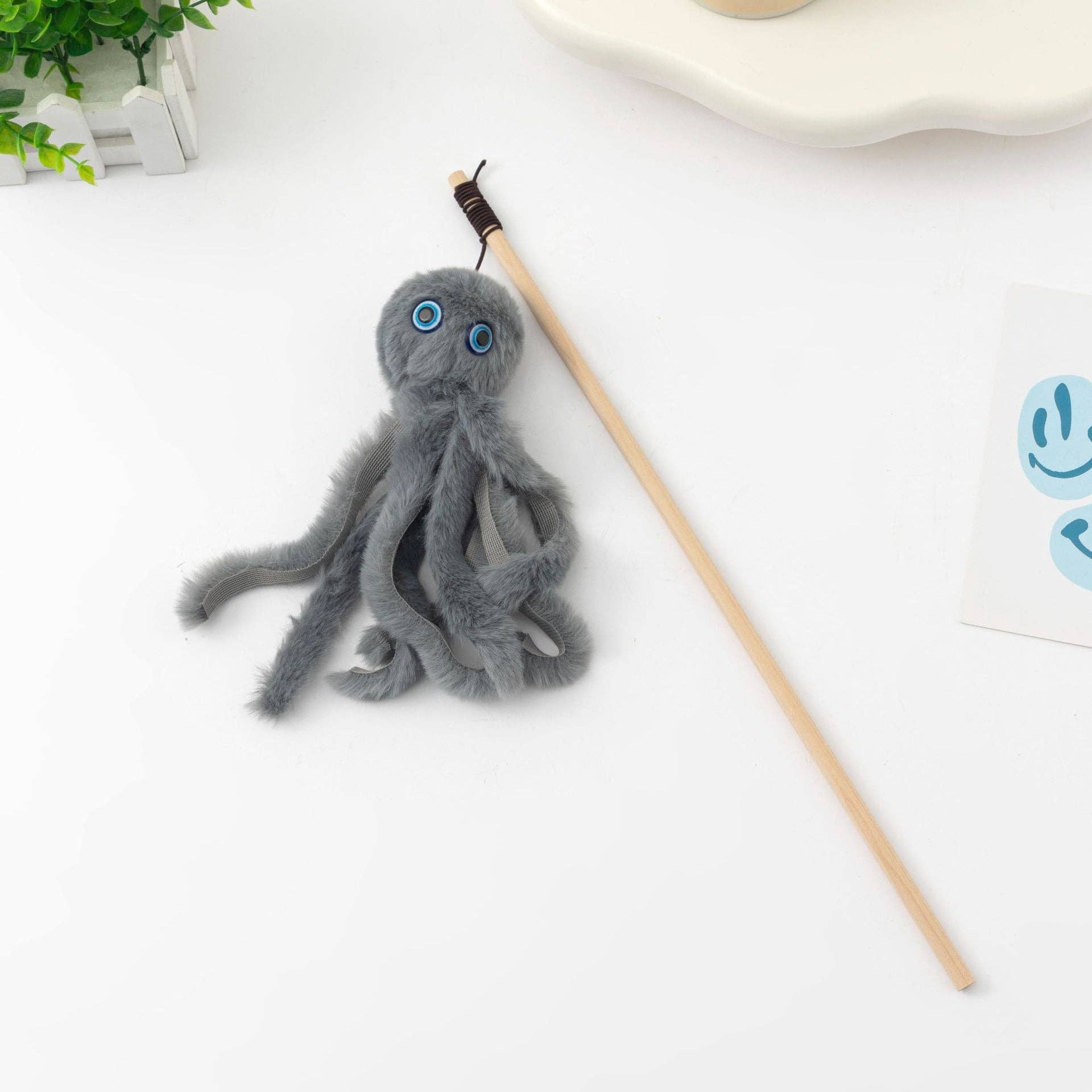 Moo - Octopus Cat Teaser Wand Cheerhunting