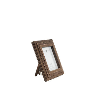 Wood scallop photo frame in espresso finish for 4x4 inch photos.