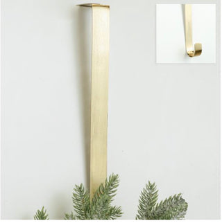 Gold Wreath Hanger PD Home