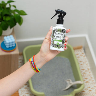 Smell Ya Litter Bamboo Odor Refresher spray bottle, white with black spray nozzle