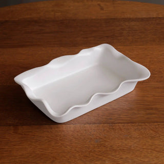 Towel holder VIDA Nube guest towel holder, white with wave-edged sides.