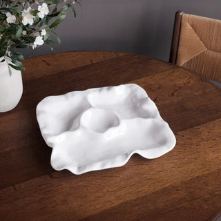 Havana multi-chip and dip platter in white with a central dip well