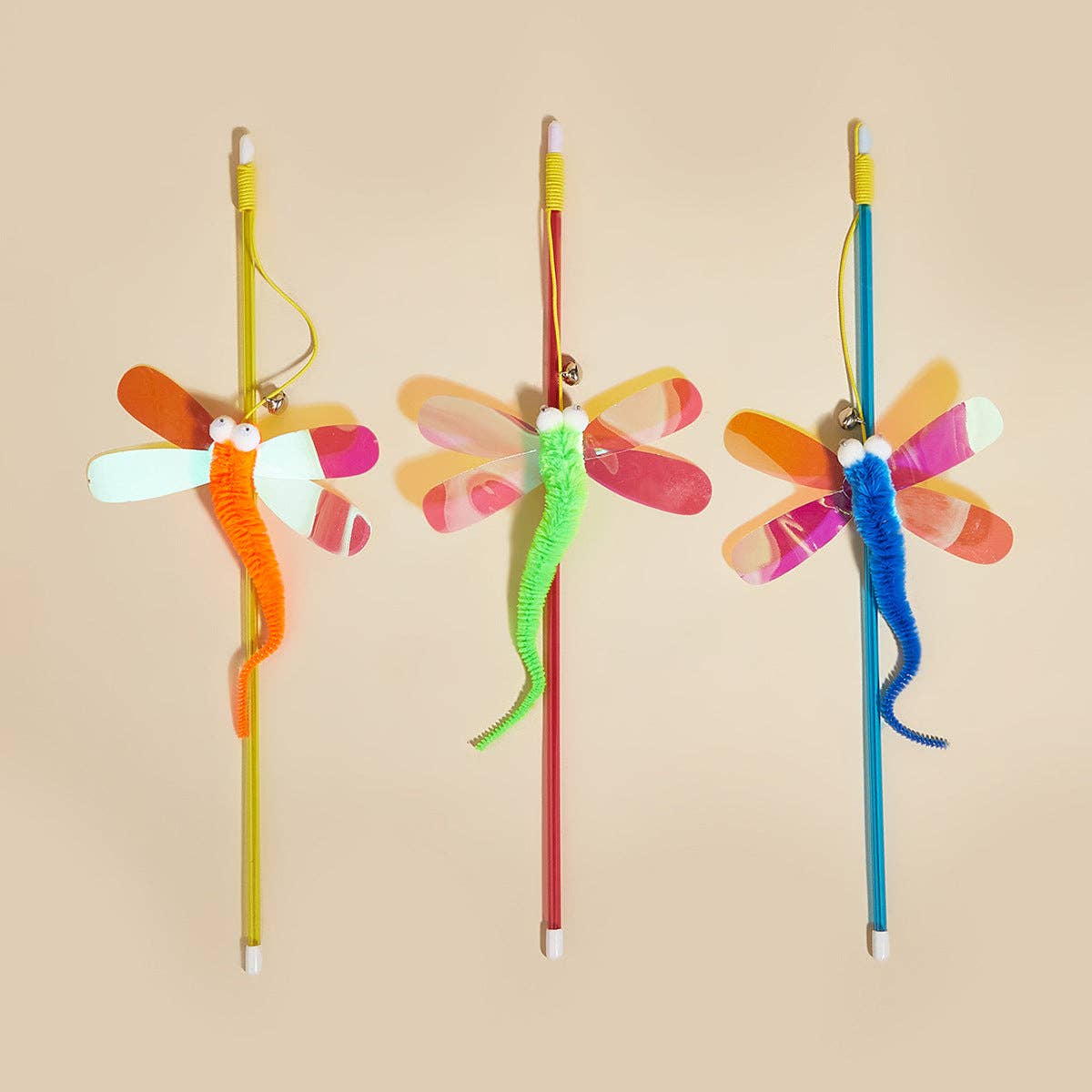 Moo - Dragonfly Cat Teaser Wand Cheerhunting
