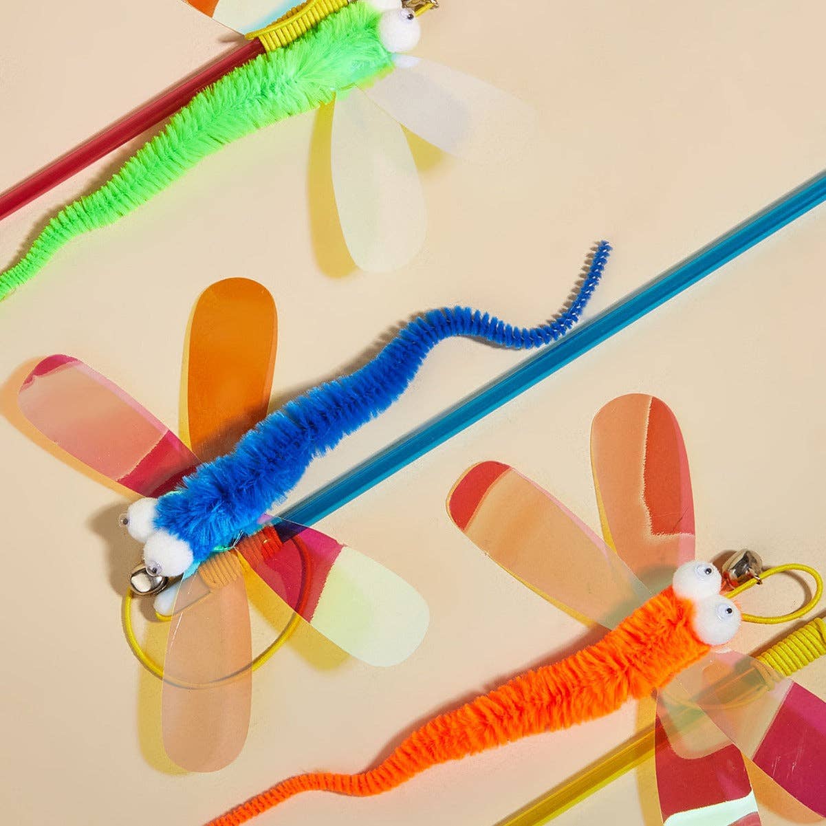 Moo - Dragonfly Cat Teaser Wand Cheerhunting