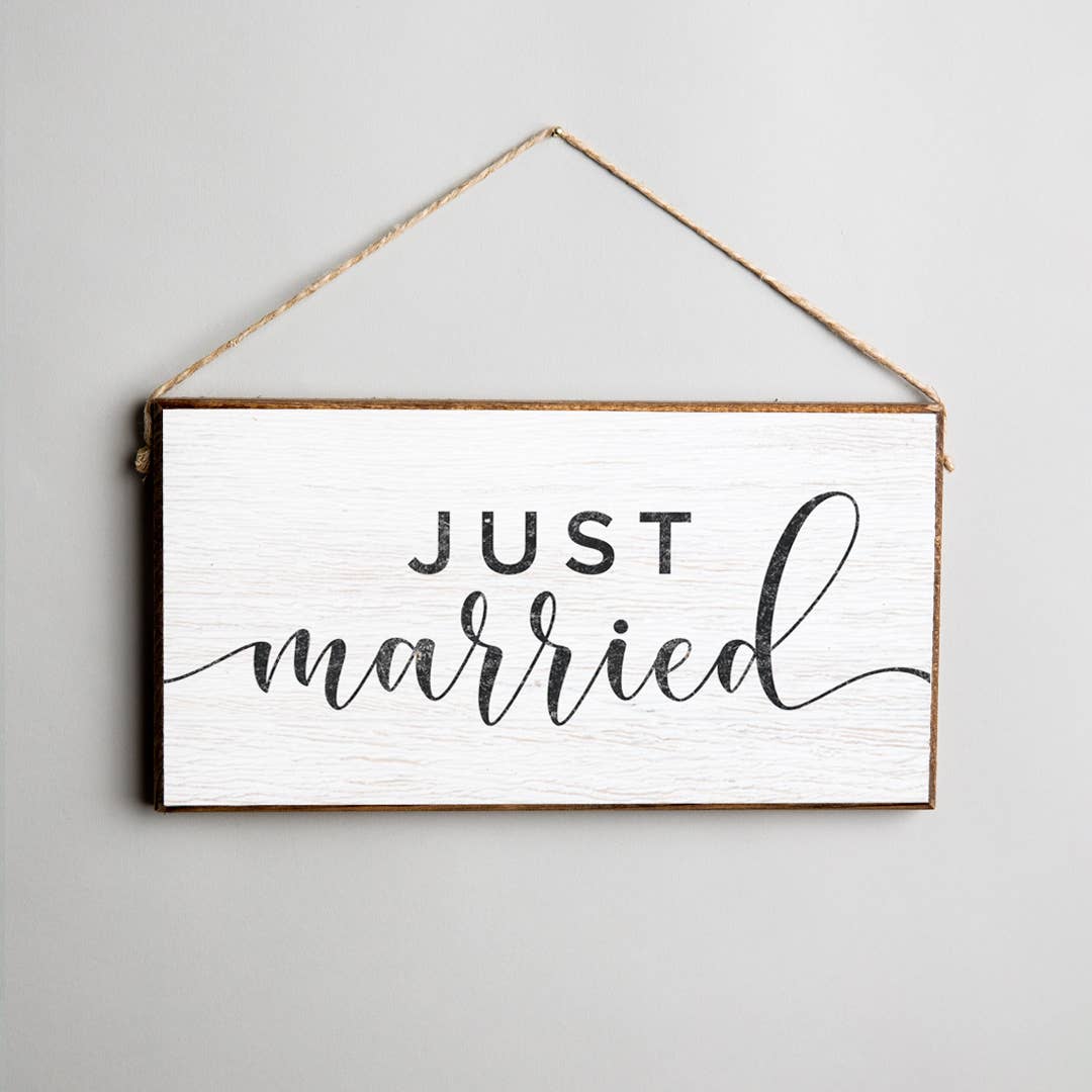 Just Married Twine Hanging Sign  Rustic Marlin   