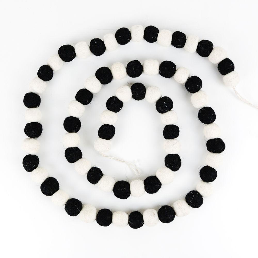 Felt Ball Garland White/Black +  Adams   