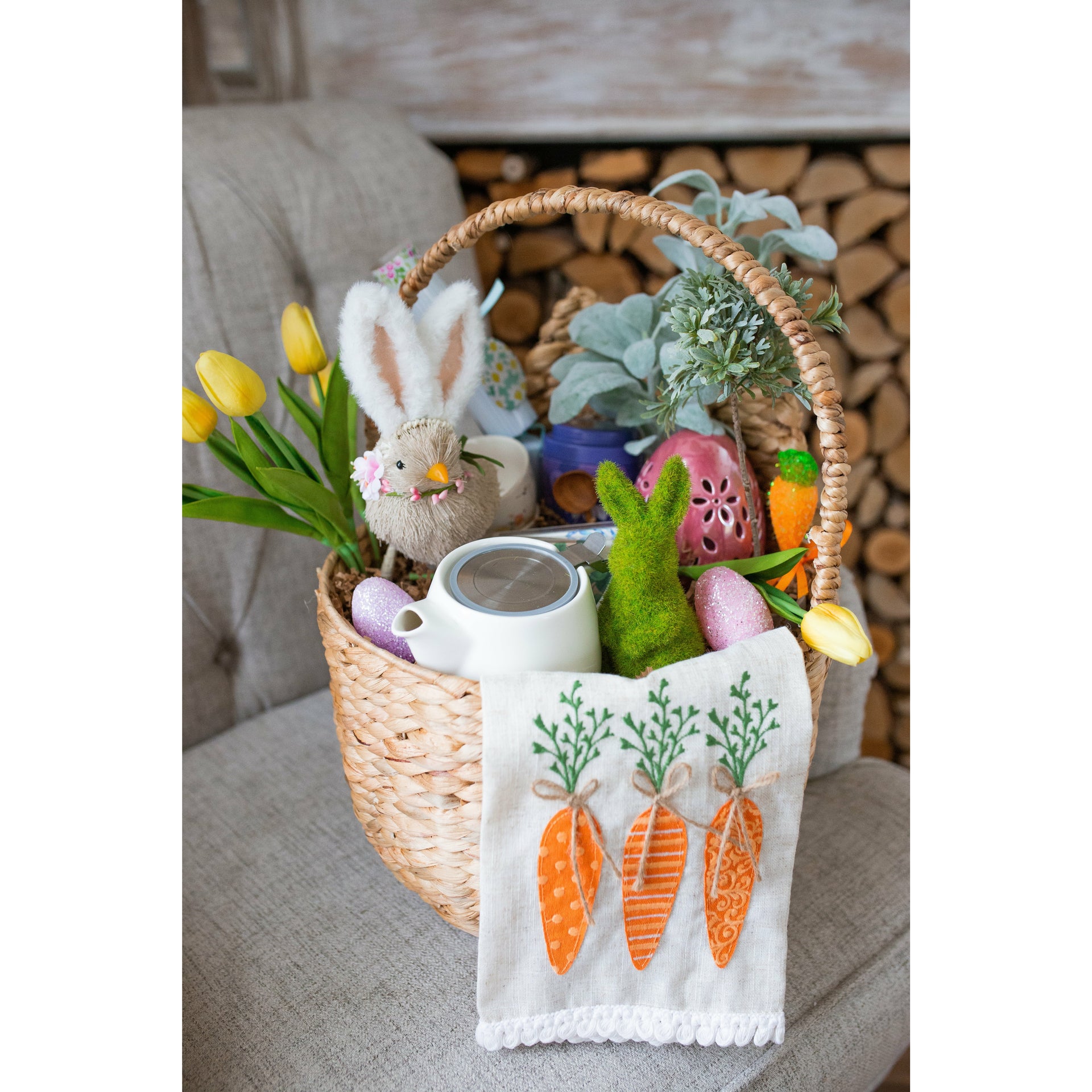 Easter Towel w/Carrots  K&K   